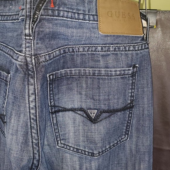 Guess Men’s Roland Fit Relaxed Straight Leg Faded Denim Jeans Size 33x33 - Picture 6 of 7